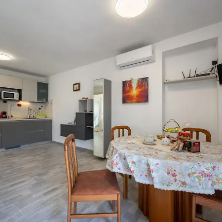 Holiday home Raggio Di Sole By Interhome *